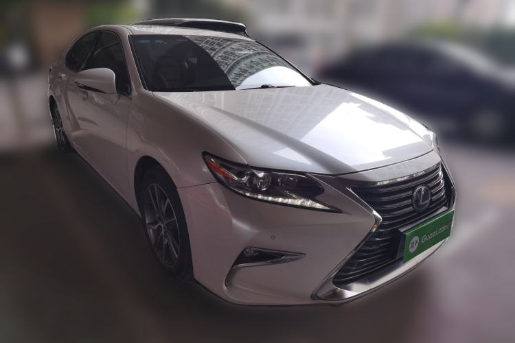 Used Lexus ES 2015 300h Comfort Edition
