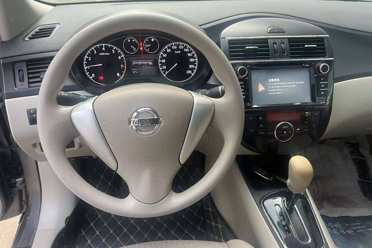 Used Nissan Tiida 2011 1.6L CVT Smart Version