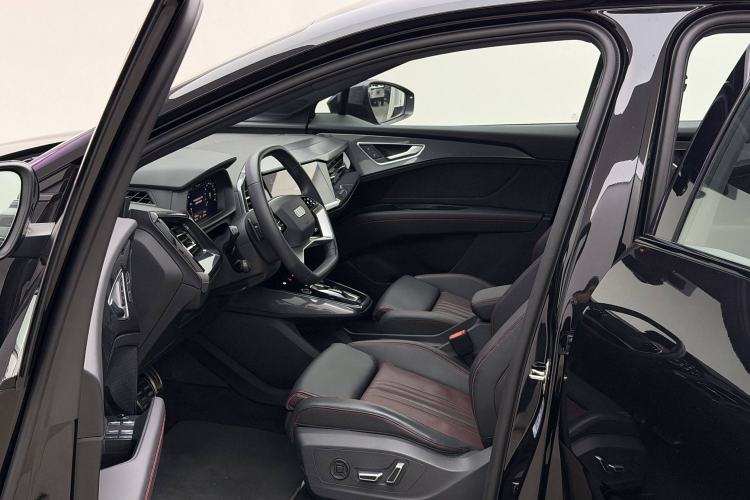 Used Audi Q5 e-tron 2023 40 e-tron Starry Edition Mecha Kit
