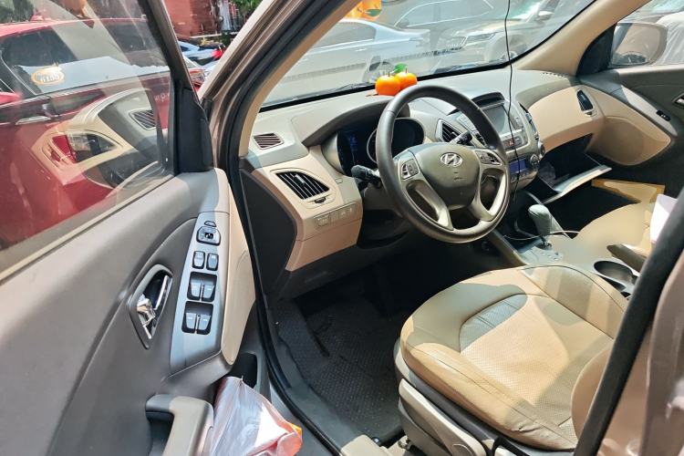 Used Hyundai ix35 2013 2.0L Automatic Two-Wheel Drive Smart GLS China IV Standard
