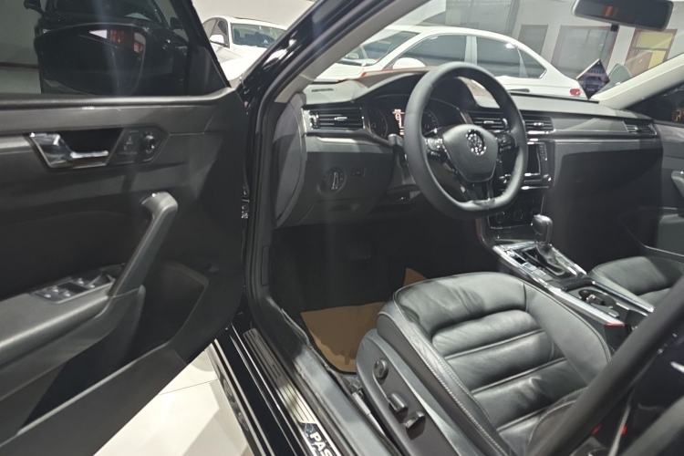 Used Volkswagen Passat 2017 330TSI DSG Luxury Edition