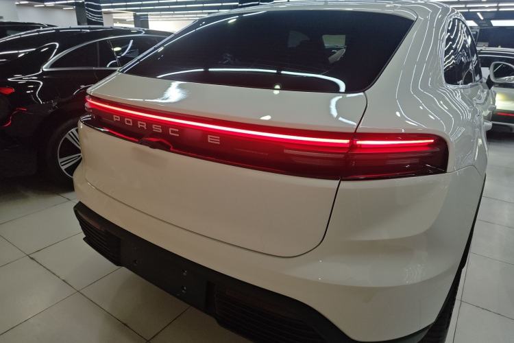 Used Porsche Macan 2024 Macan Long Range Edition
