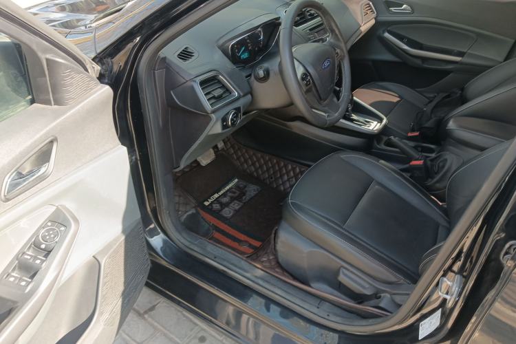 Used Ford Escort 2015 1.5L Automatic Fashion Model