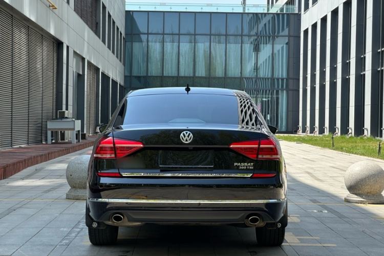 Used Volkswagen Passat 2017 380TSI DSG Prestige Edition Exterior 5