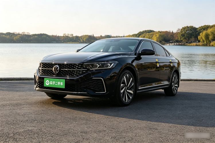 Used Volkswagen Passat 2022 330TSI Starry Luxury Edition Front Left 45 Deg