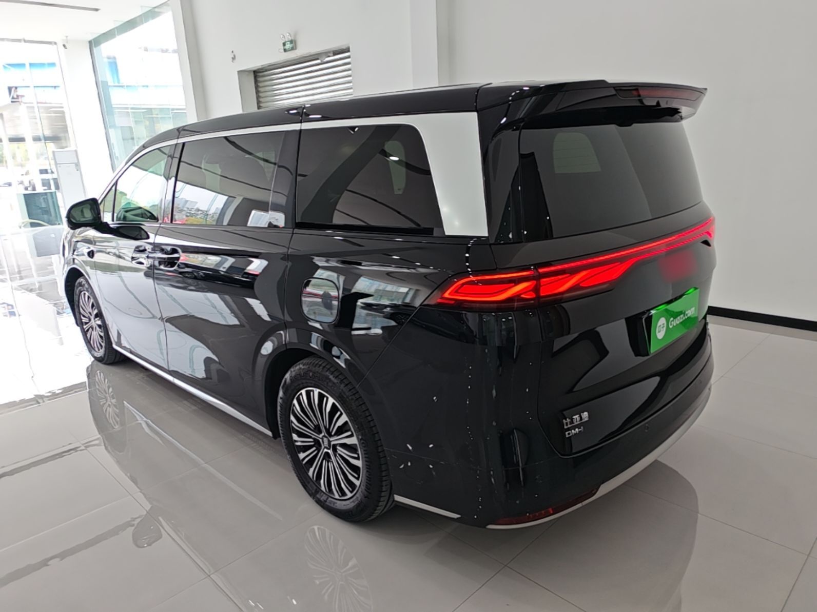 BYD Xia 2026 DM-i 1.5T 218KM Excellence Edition — снимка 4