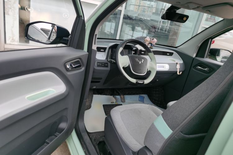 Used Wuling Hongguang MINIEV 2021 Macaron Premium Model – Lithium Iron Phosphate Driver Seat