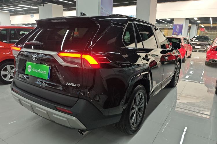 Used Toyota RAV4 2024 2.0L CVT Two-Wheel Drive Fashion Plus Edition
