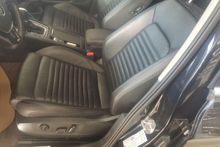 Used Volkswagen Magotan 2018 330TSI DSG Advanced Model
