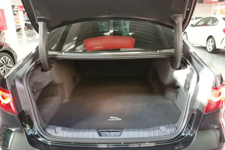 Used Jaguar XFL 2024 2.0T P250 Two-Wheel Drive Prestige Luxury Edition
