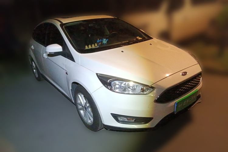 Used Ford Focus 2018 Hatchback Classic 1.6L Automatic Trendy SmartDrive Edition Front Right 45 Deg