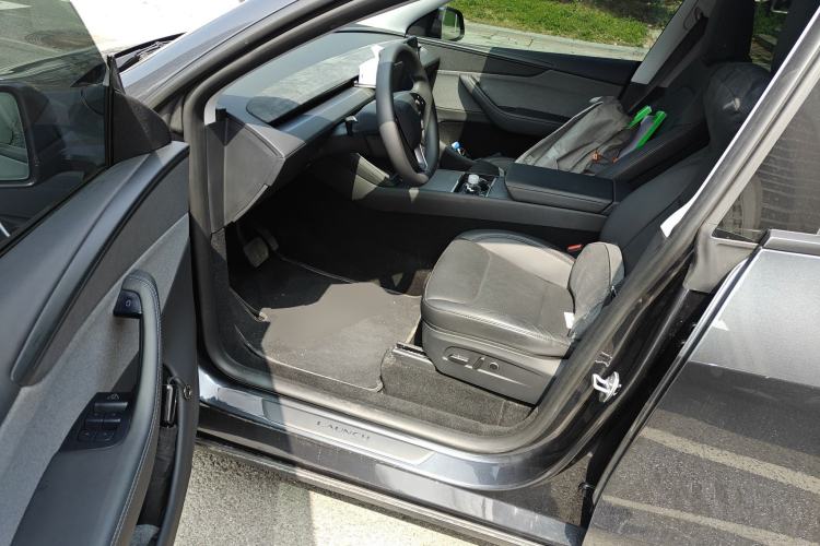 Used Tesla Model Y 2025 Rear-Wheel Drive First Edition