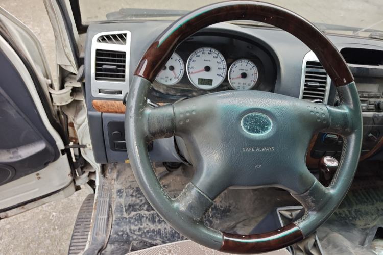 Used Golden Dragon Hiace 1999 2.0L Short-Wheelbase Gasoline Premium Version V19 Steering Wheel