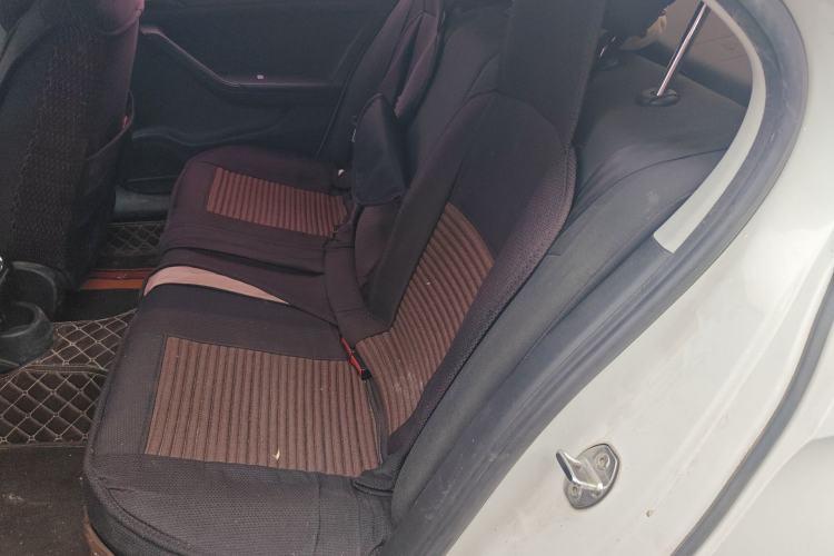 Used Volkswagen Jetta 2015 Zhuihui Edition 1.4L Manual Fashion Model Left Rear Seat