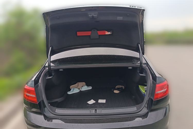 Used Volkswagen Magotan 2017 330TSI DSG Leading Model Trunk