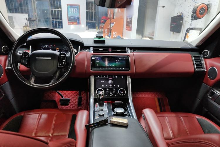 Used Land Rover Range Sport 2020 3.0 L6 HSE DYNAMIC Center Console