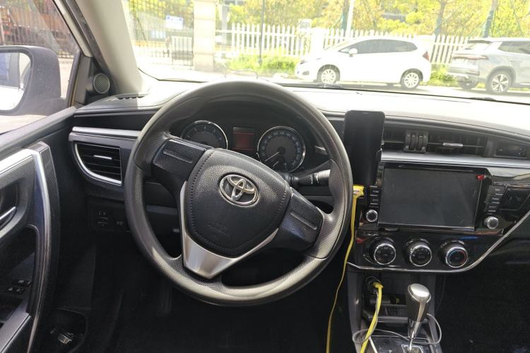 Used Toyota Corolla 2014 1.6L CVT GL-i Steering Wheel