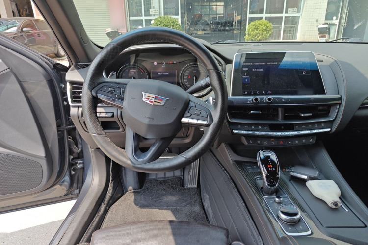 Used Cadillac CT5 2020 Revised 28T Platinum Sport Edition Steering Wheel