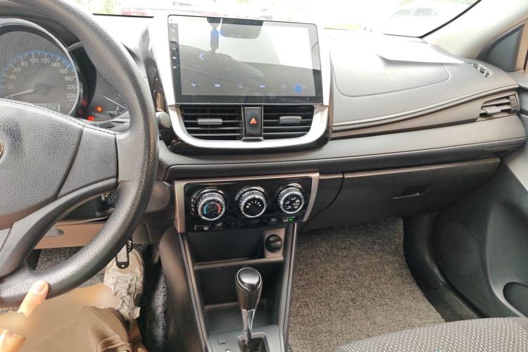 Used Toyota Vios 2017 1.5L CVT Innovation Edition Center Console