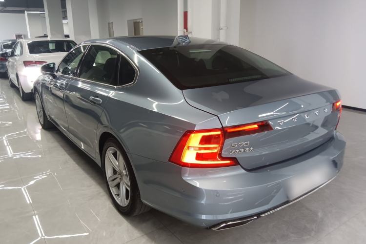 Used Volvo S90 2018 T4 Zhiyuan Edition
