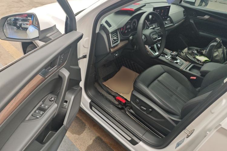 Used Audi Q5L 2022 40T Luxury Elegant Model Driver Seat