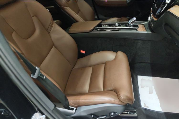 Used Volvo XC60 2024 B5 4x4 Smart Luxury Edition Right Front Seat