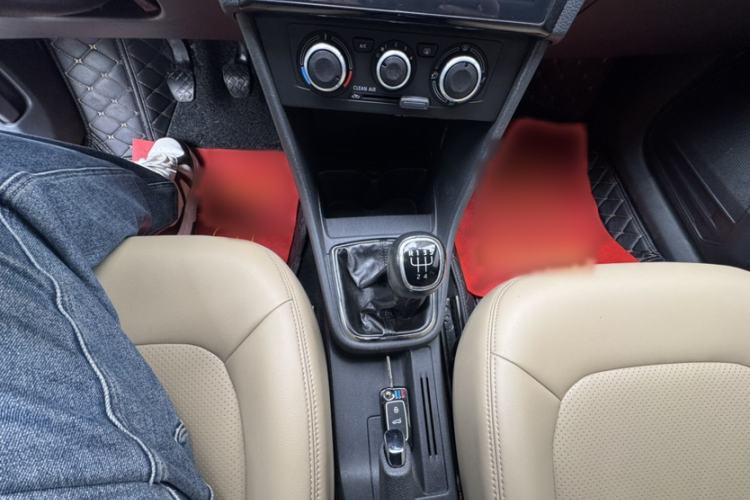 Used Skoda Rapid 2018 1.6L Manual Standard Edition Interior 6