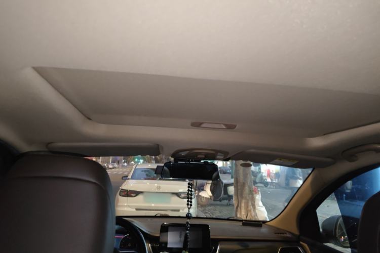 Used Baojun 730 2017 1.8L iAMT Prestige Version 7 Seats Headliner