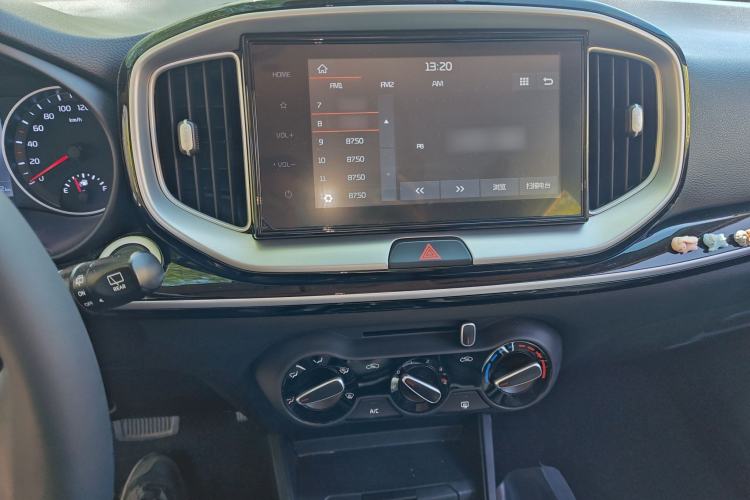 Used Kia kx1 Stonic 2021 1.4L CVT Fun Edition Audio And AC Panel