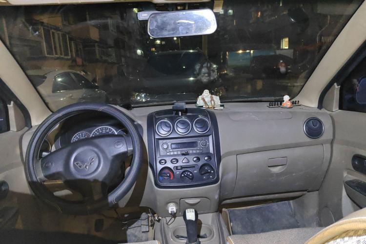 Used Wuling Hongguang 2013 1.5L Standard Version Center Console