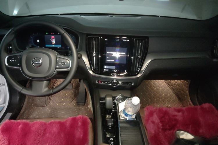 Used Volvo S60 2025 B4 Zhiyi Luxury Edition Center Console