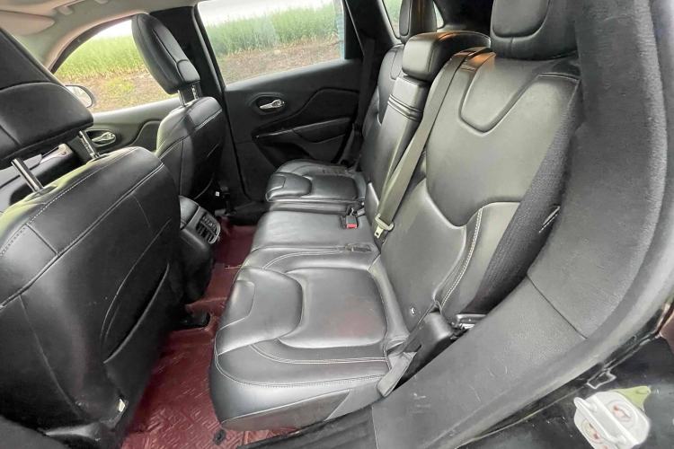 Used Jeep Cherokee 2016 2.4L Superior Edition