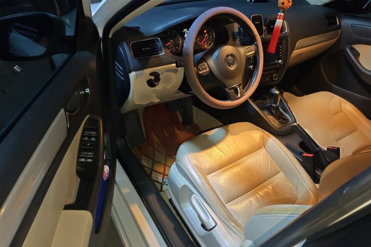 Used Volkswagen Sagitar 2012 1.4TSI Automatic Luxury Edition
