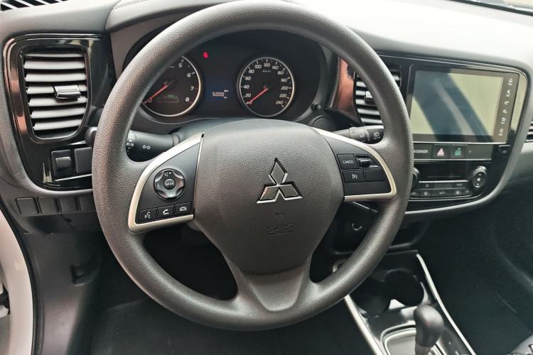 Used Mitsubishi Outlander 2021 Revised Version 2.0L Two-Wheel Drive Comfort Edition 5 Seats