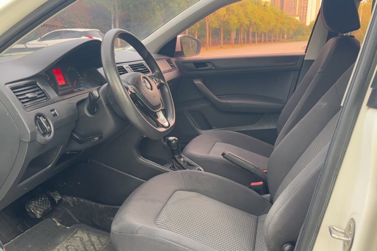 Used Volkswagen Santana 2016 1.6L Automatic Fashion Edition Interior 1