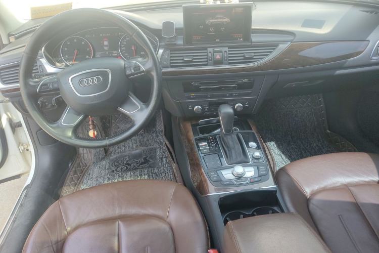 Used Audi A6L 2014 30 FSI Comfort Model Center Console