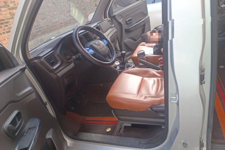 Used Wuling Hongguang V 2019 1.5L Enjoyment Version China VI LAR