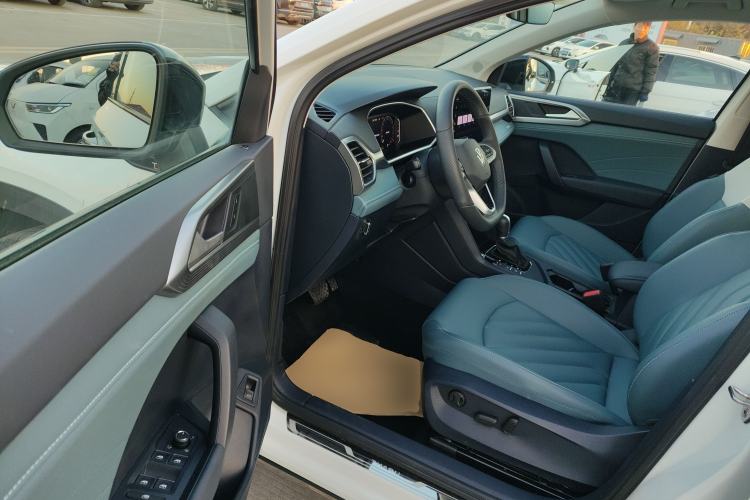 Used Volkswagen Tharu 2024 300TSI Two-Wheel-Drive Moon Luxury Edition
