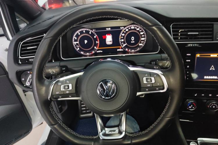 Used Volkswagen Golf 2020 Charming Edition 280TSI DSG R-Line
