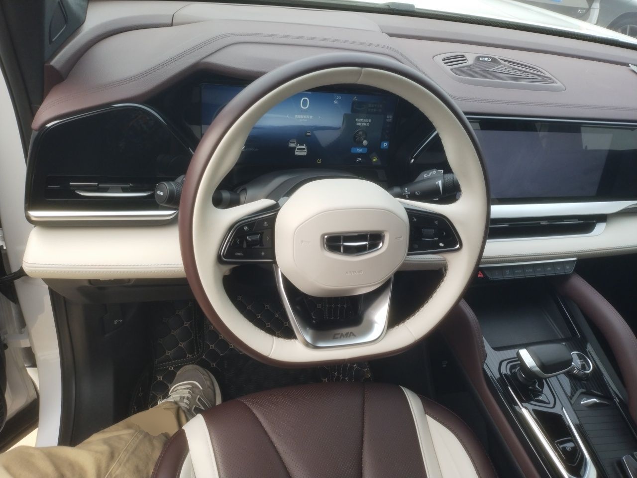 Geely Auto Monjaro L Xingyue L, manufactured in April 2023, 2.0-liter gasoline, 5 seats — снимка 10