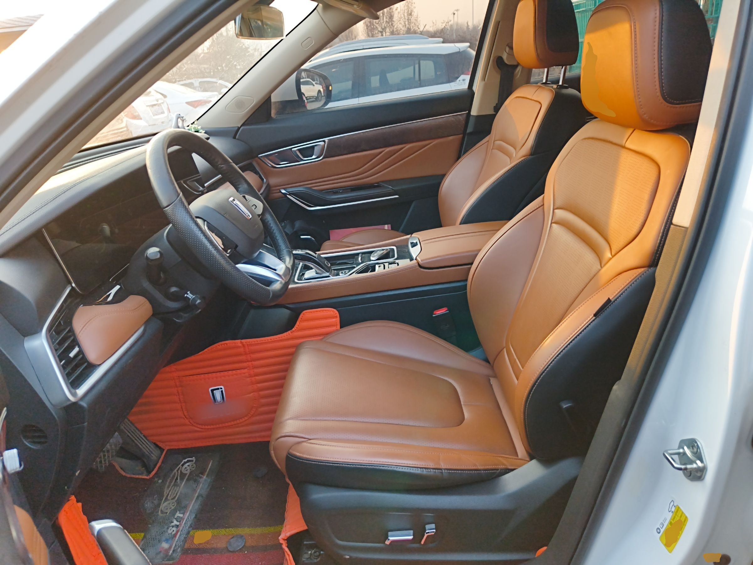 Переднее сиденье в автомобиле