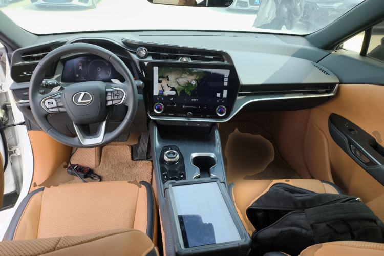 Used Lexus RZ 2023 450e All-Wheel Drive Luxury Edition Center Console