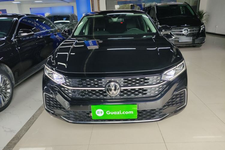 Used Volkswagen Passat 2025 Outstanding Model 380TSI Starry Dragon Glorious Edition
