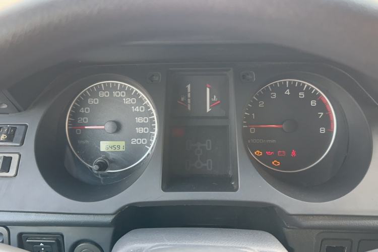 Used Leopaard Q6 2014 2.4L Two-Wheel Drive Version
