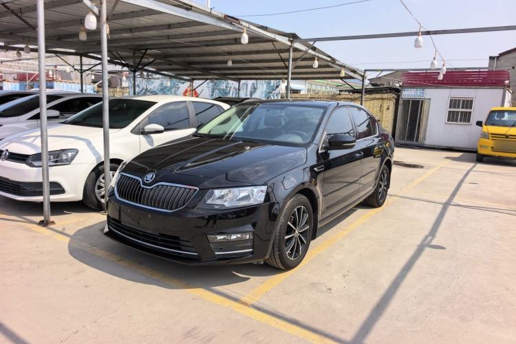 Used Skoda Octavia 2016 1.6L Manual Smart Drive Version Exterior 3