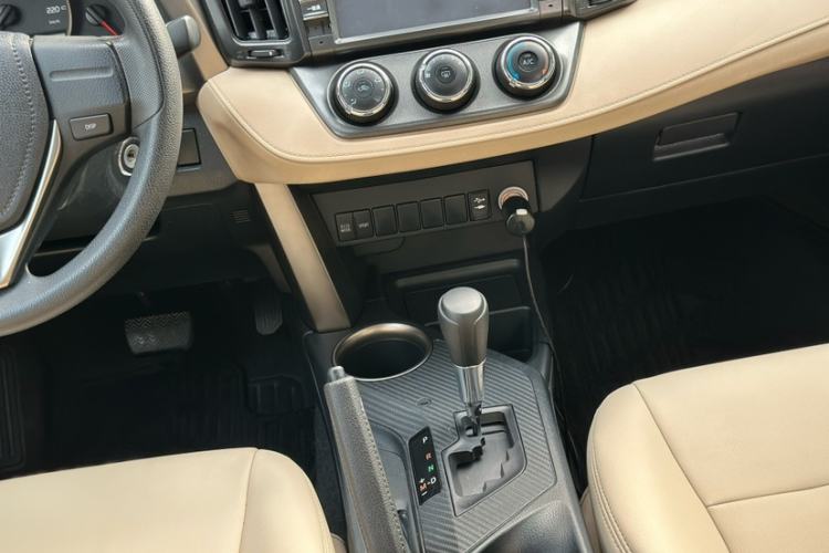 Used Toyota RAV4 2015 2.0L CVT Two-Wheel Drive Urban Edition