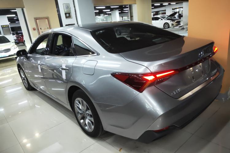 Used Toyota Avalon 2019 Dual-Engine 2.5L Luxury Edition China VI Standard