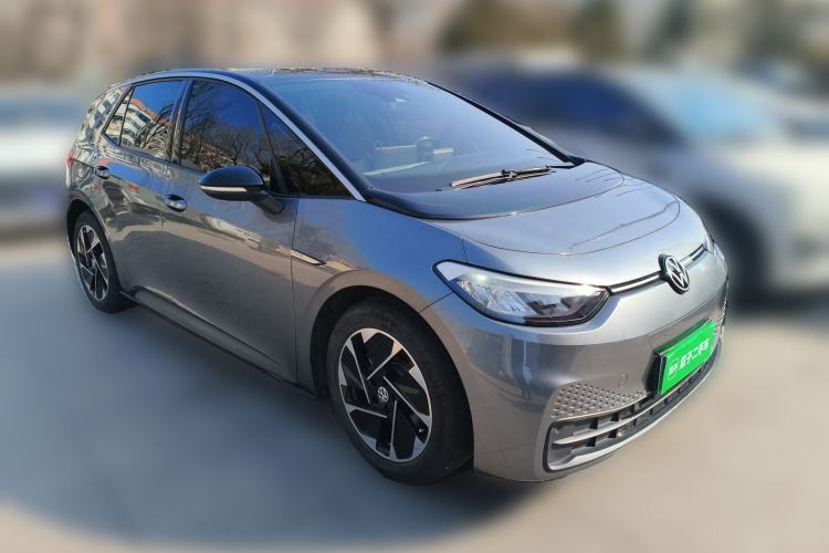 Used Volkswagen ID.3 2024 Outstanding Edition Front Right 45 Deg