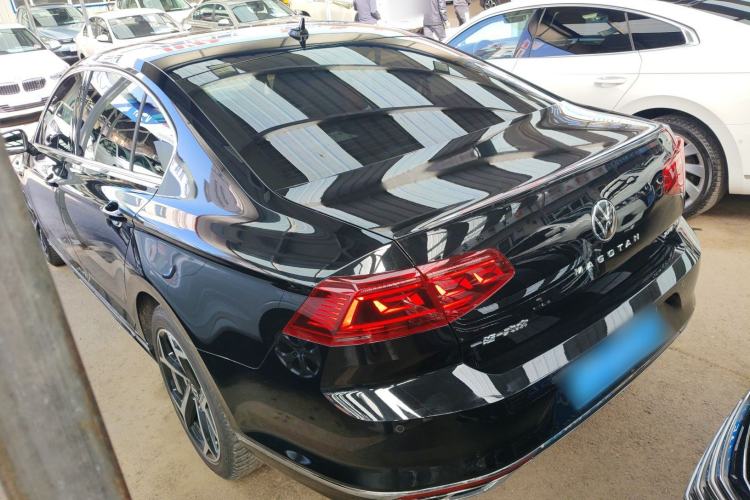 Used Volkswagen Magotan 2025 Revised Version Zhongxiang Edition 330TSI DSG Luxury Trim Exterior 2