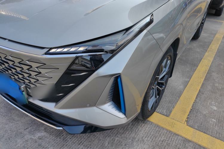 Used Oshan Z6 New Energy 2023 ZhiDian iDD 150KM Flagship PLUS Smart Parking Edition
